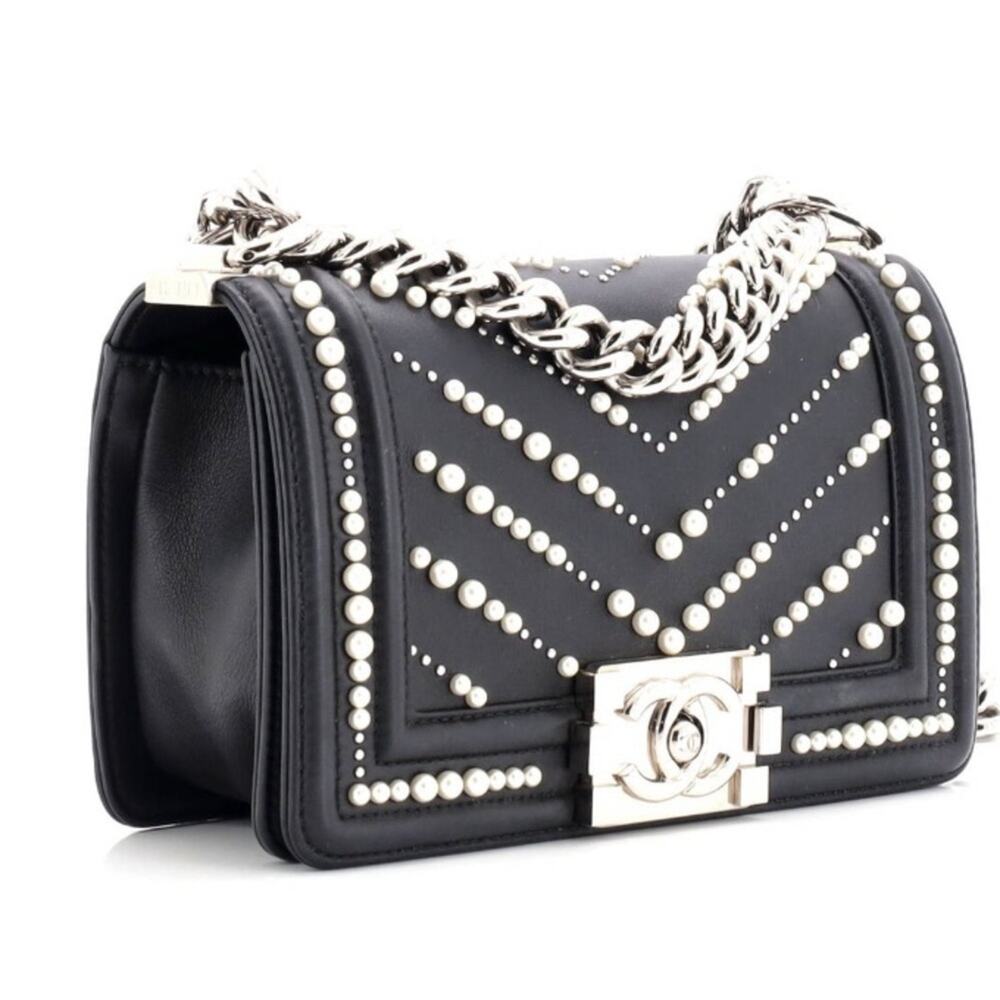 CHANEL Black Chevron Pearl Boy Bag - Picture 3 of 10